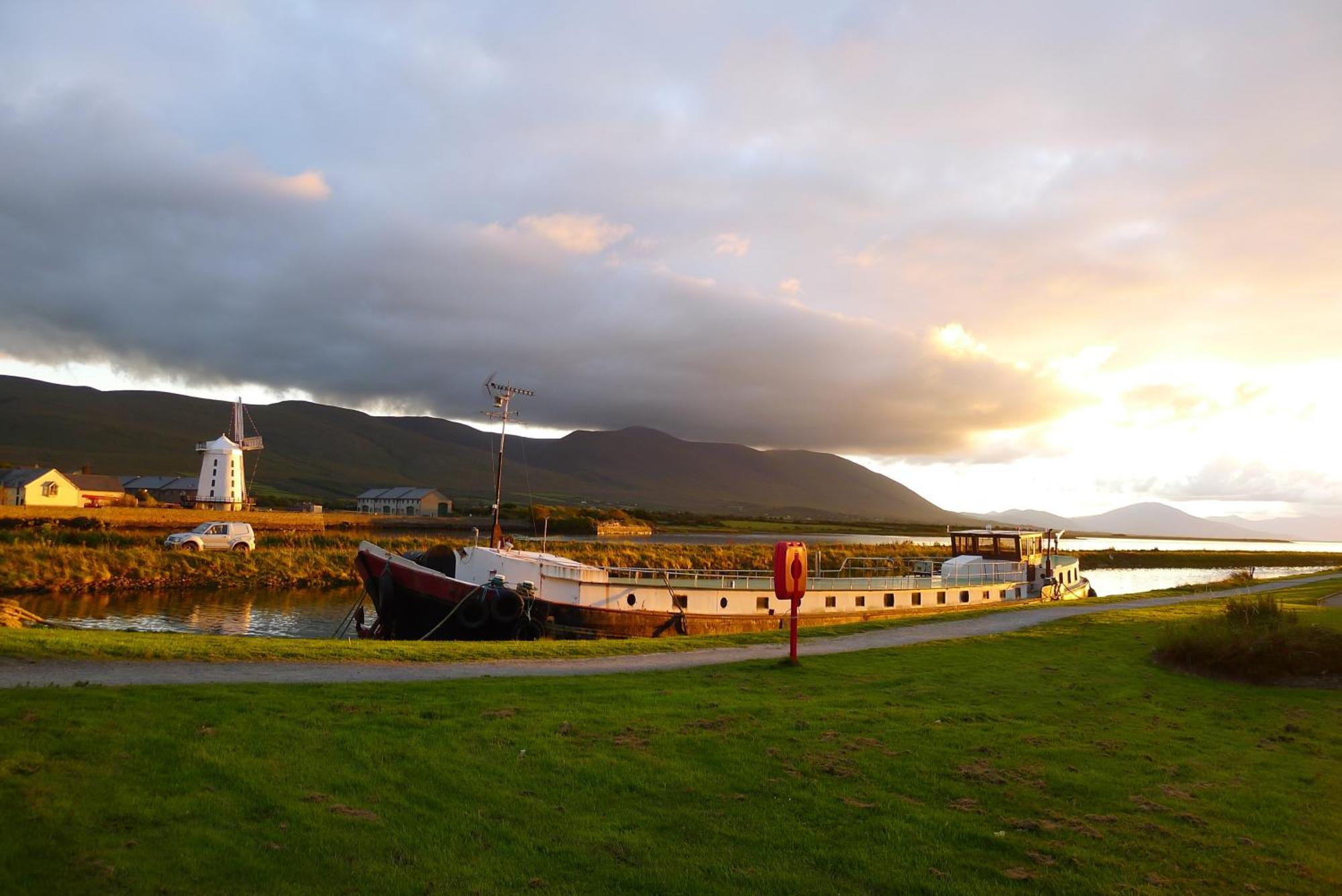 Keanes Of Curraheen, Bar, Restaurant & Accommodation Трали Экстерьер фото