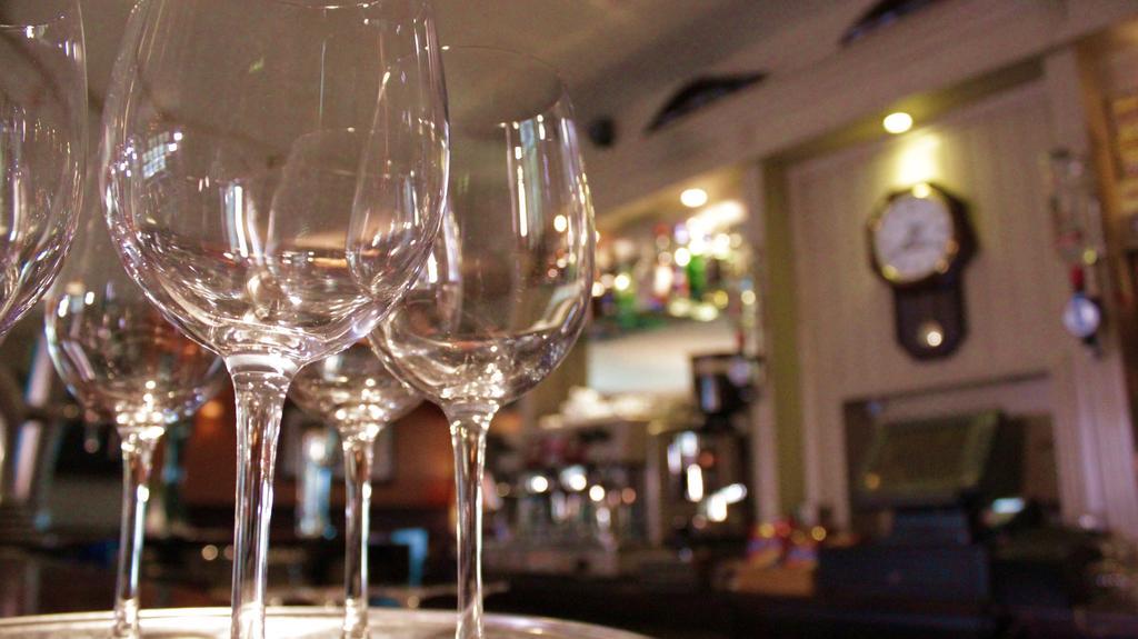 Keanes Of Curraheen, Bar, Restaurant & Accommodation Трали Экстерьер фото